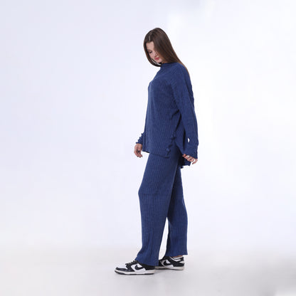 طقم جينز أزرق محبوك كبير الحجم