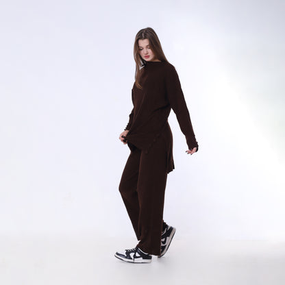 طقم محبوك بني كبير الحجم