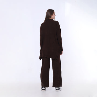 طقم محبوك بني كبير الحجم