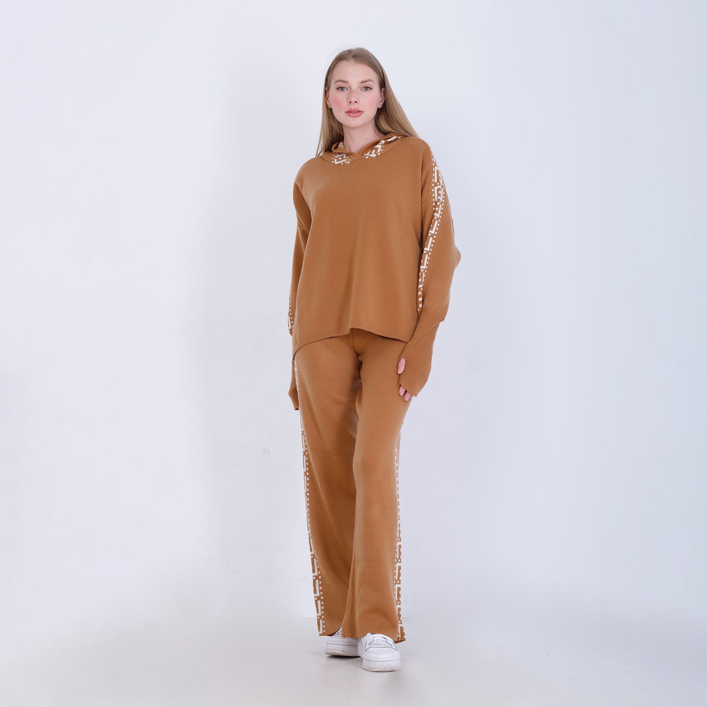 Camel Jacquard Set of Thumb Hole Hoodie & Pants