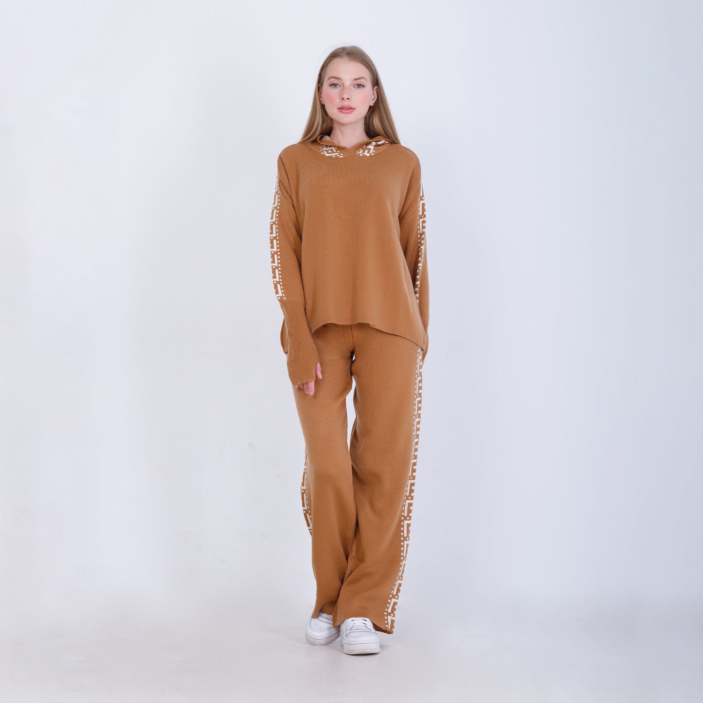 Camel Jacquard Set of Thumb Hole Hoodie & Pants