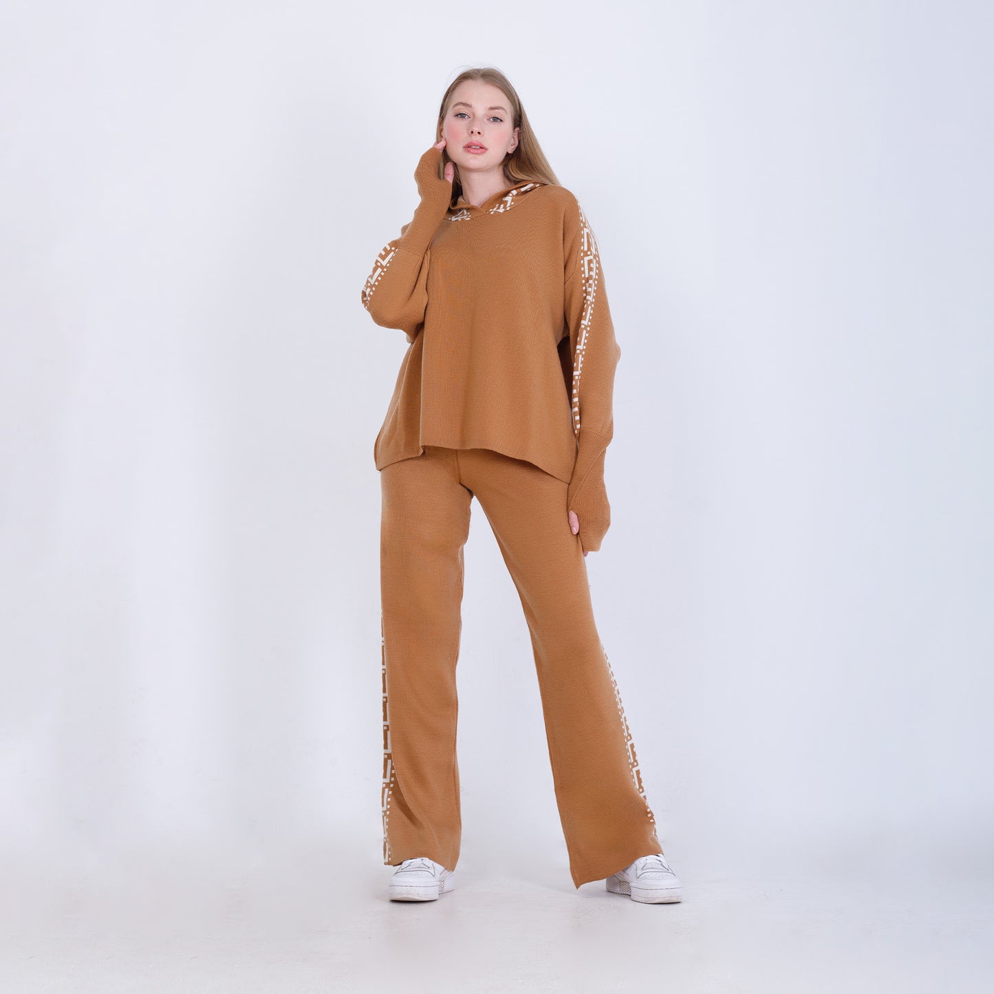 Camel Jacquard Set of Thumb Hole Hoodie & Pants