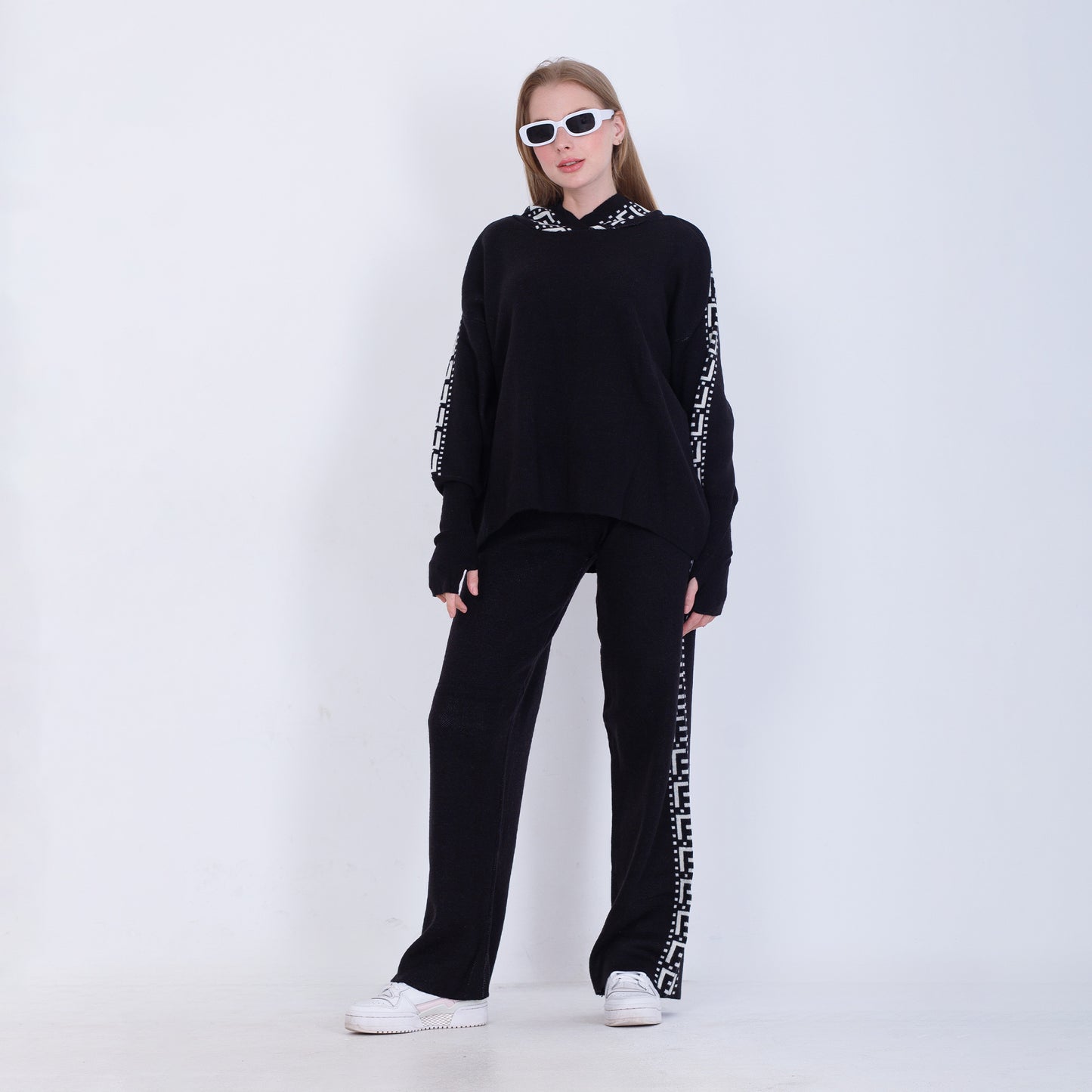 Black Jacquard Set of Thumb Hole Hoodie & Pants