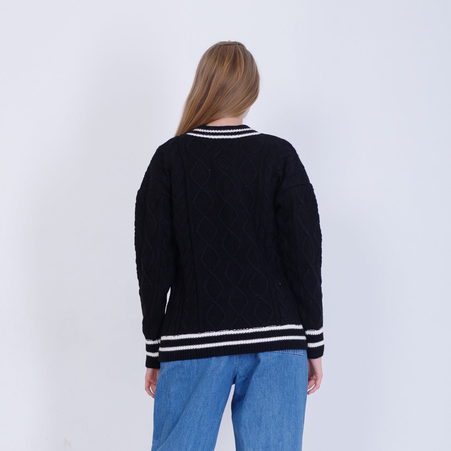 Black V-Neck Knitted Pullover