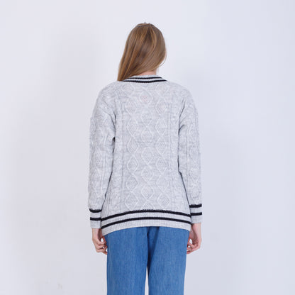 بلوفر محبوك فضي اللون برقبة على شكل حرف V