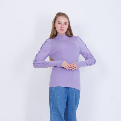 بلوفر أرجواني محبوك بأكمام مكشكشة