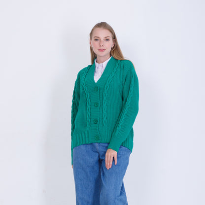 سترة خضراء مضفرة محبوكة