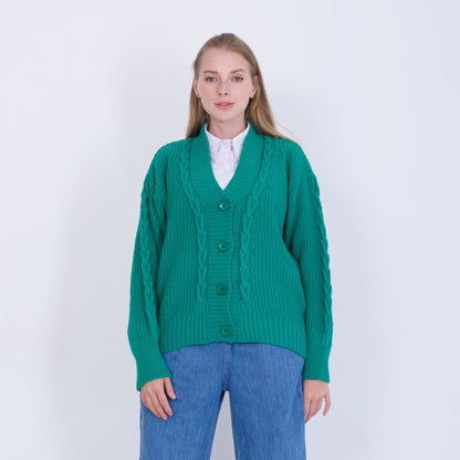 سترة خضراء مضفرة محبوكة