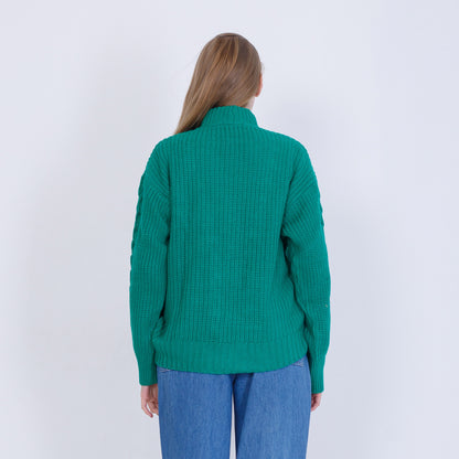 سترة خضراء مضفرة محبوكة