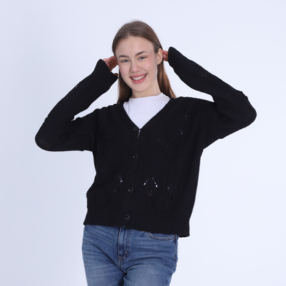 سترة سوداء محبوكة بأزرار