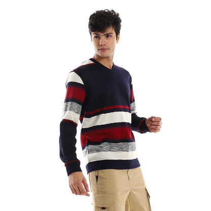 Striped V-Neck Fleeced Pullover - بلوفر صوف مخطط برقبة V