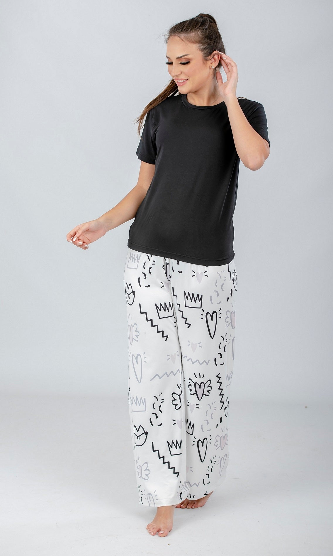 Black Solid Top & Printed Pants Pajama Set