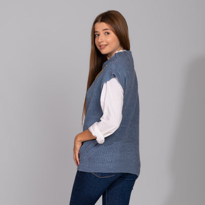 سترة محبوكة بسلسلة رقبة زرقاء فولاذية