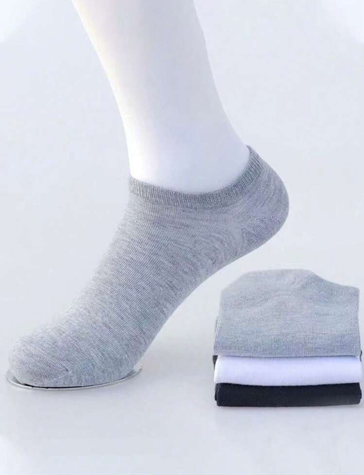 A Set of 12 Plain Ankle Socks