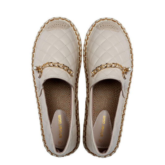 راقصة باليه جلدية مع سلسلة علوية