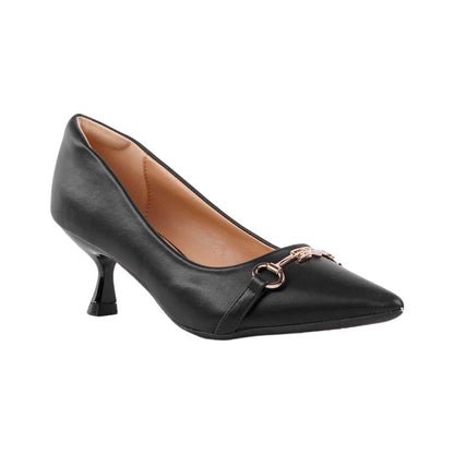 حذاء بكعب عالٍ من الجلد المزخرف