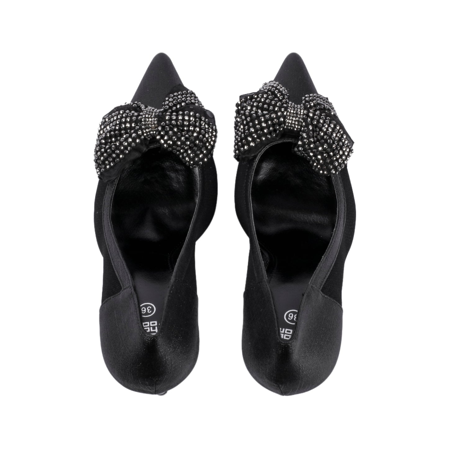 حذاء بكعب رفيع مناسب للمناسبات مع ربطة.