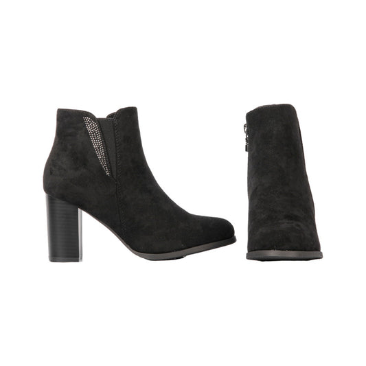 حذاء نصف بوت من جلد الغزال مع ستراس جانبي