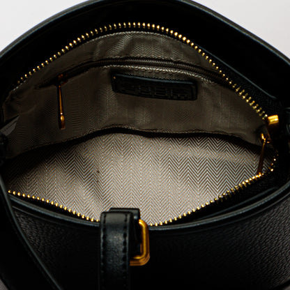 حقيبة كتف جلدية أنيقة بمقبض