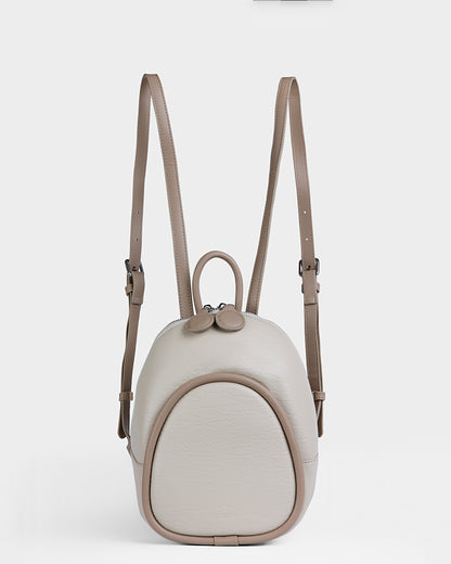 حقيبة ظهر جلدية بيضاوية الشكل