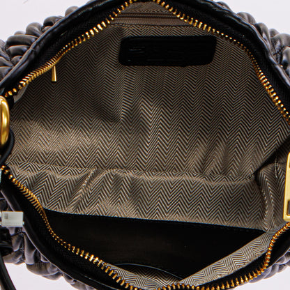 حقيبة كتف جلدية مموجة بمقبض