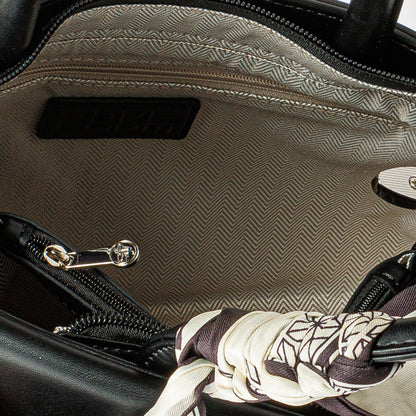 حقيبة يد بإغلاق مغناطيسي مع وشاح