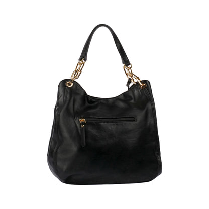 حقيبة يد أنيقة مع قلادة معدنية