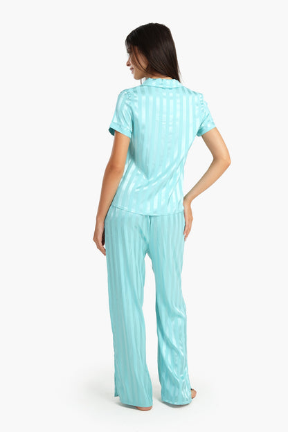 طقم بيجامة مخطط باللون الفيروزي