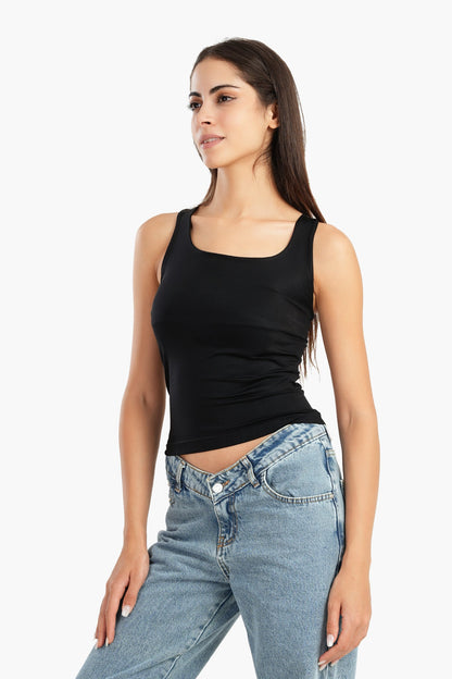 بلوزة من الألياف الدقيقة برقبة مربعة