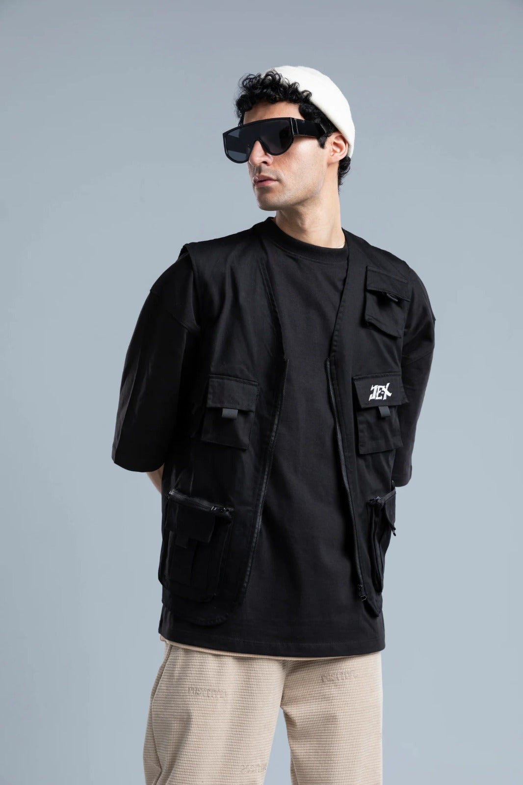 Black Full Zip-up Regular Vest