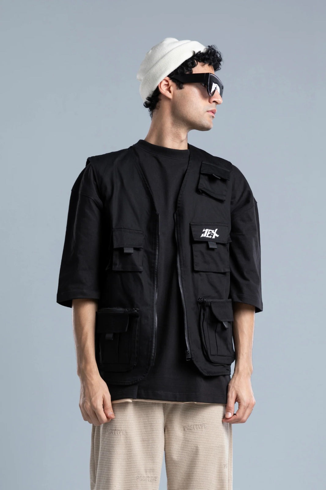 Black Full Zip-up Regular Vest