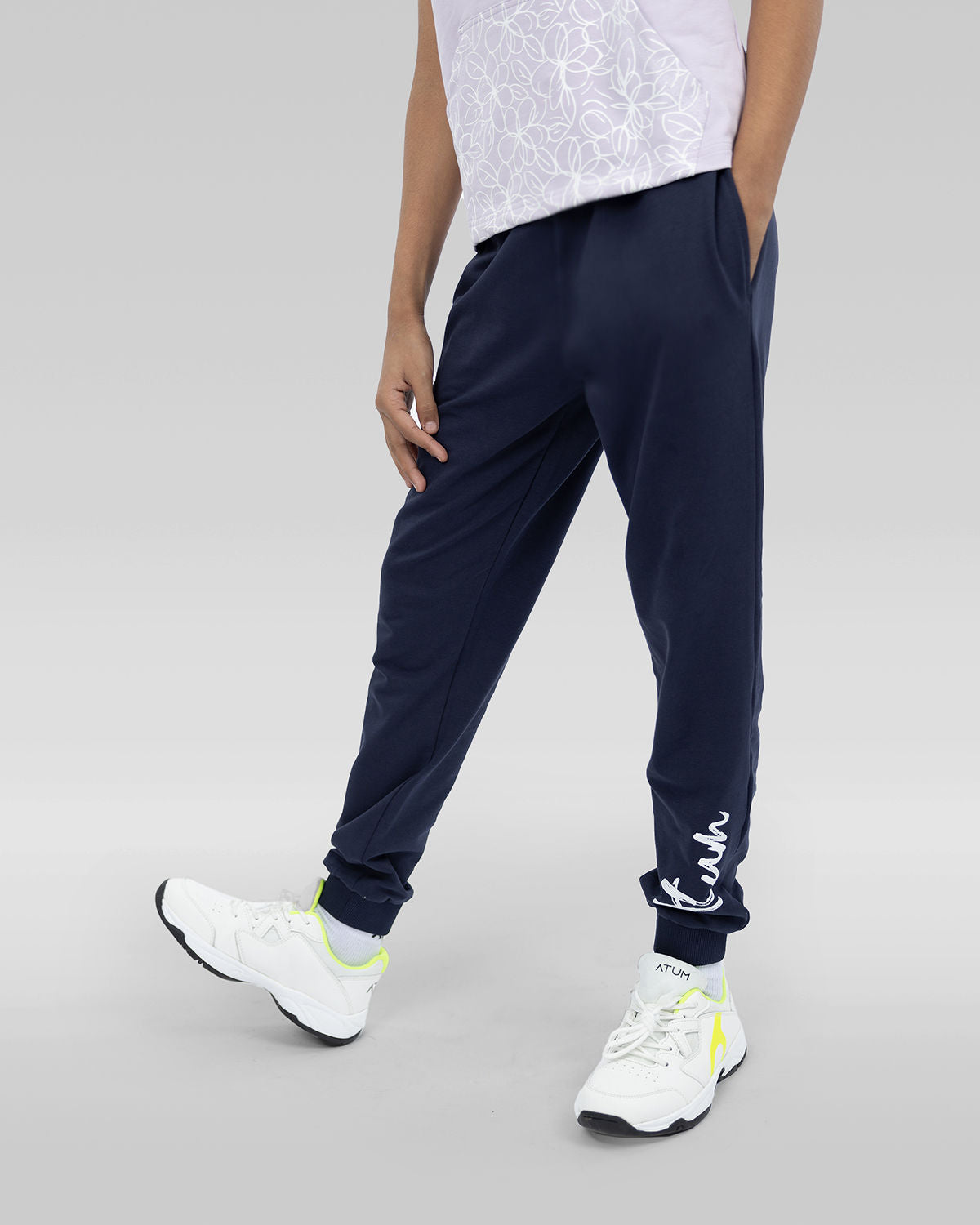 Atum Simple And Smooth Girls Sweatpants