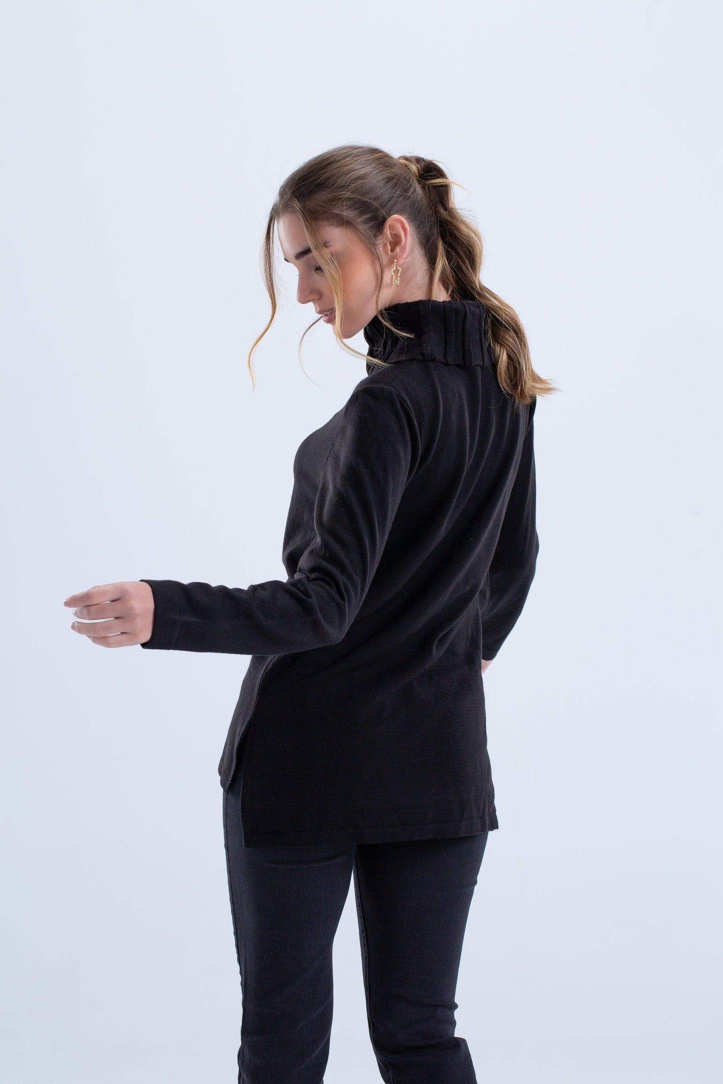 Carina Asymmetrical Black Pullover