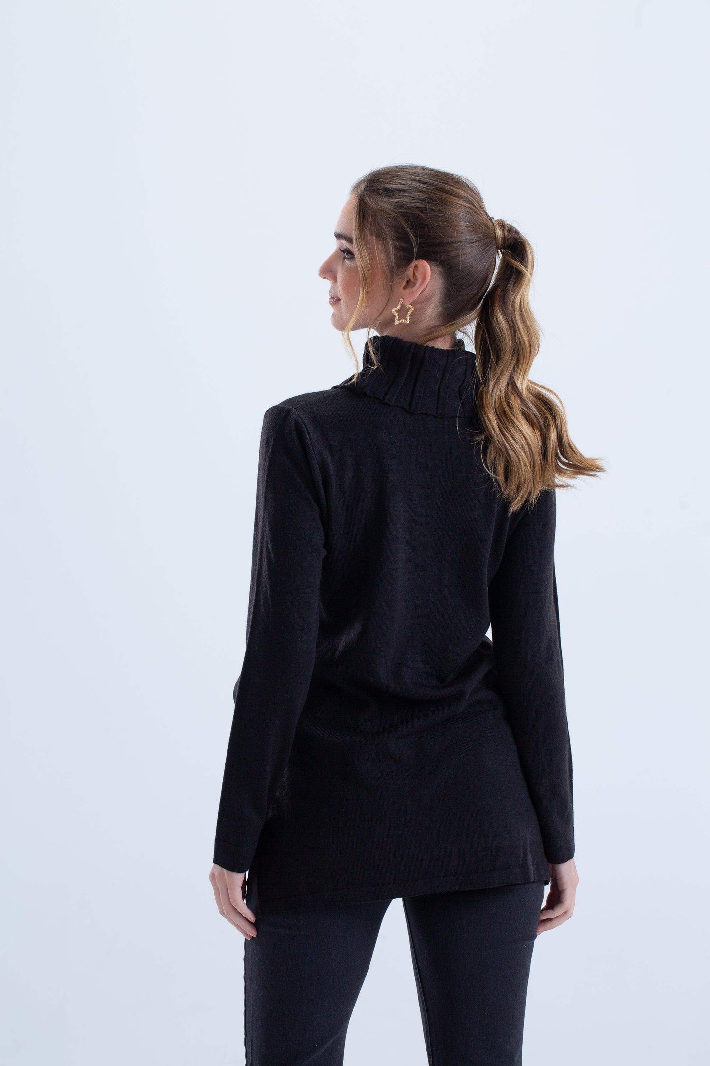 Carina Asymmetrical Black Pullover