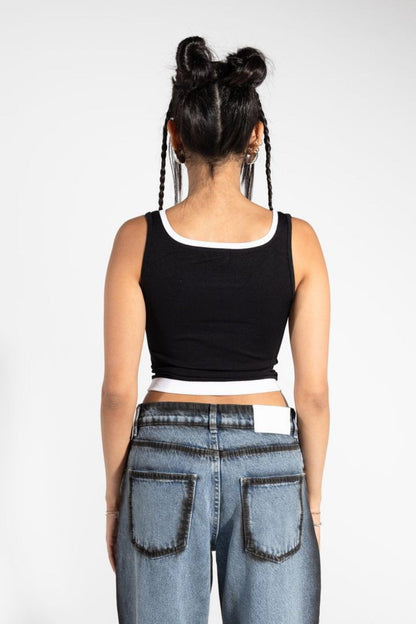 قميص داخلي أسود مع لون مزين بالأنابيب