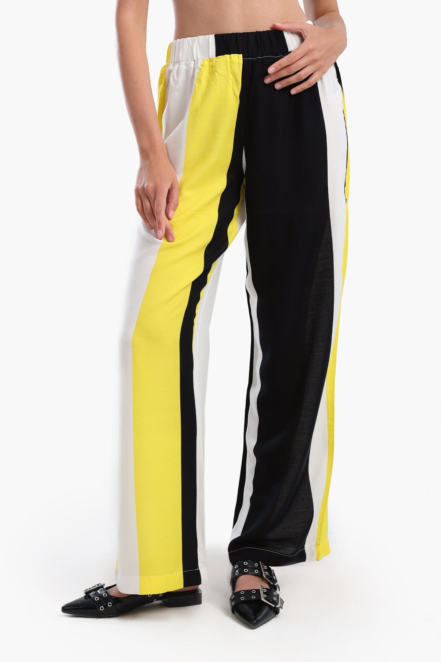 بنطلون سهل الارتداء بثلاثة ألوان