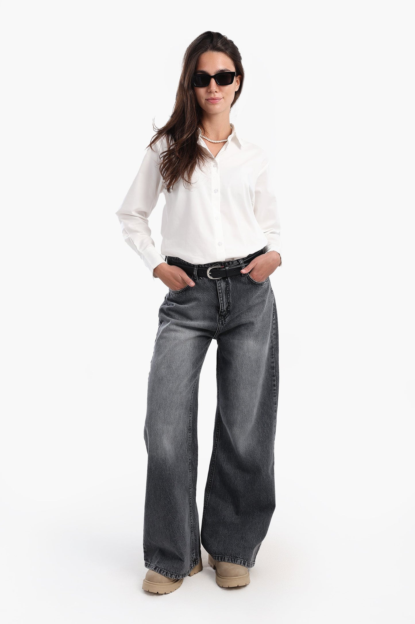 بنطلون جينز بأزرار للإغلاق