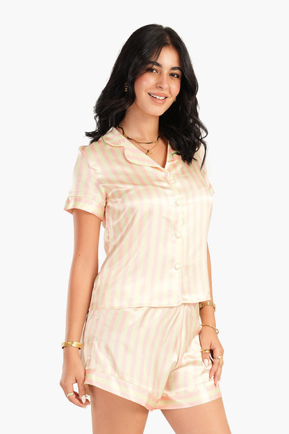 طقم بيجامة بخطوط وردية