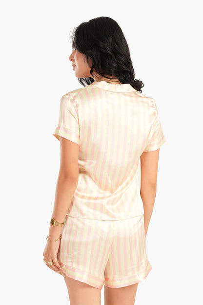 طقم بيجامة بخطوط وردية