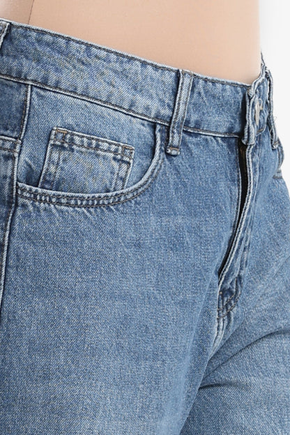 بنطلون جينز بأزرار للإغلاق