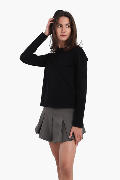 بلوزة أساسية بأكمام طويلة