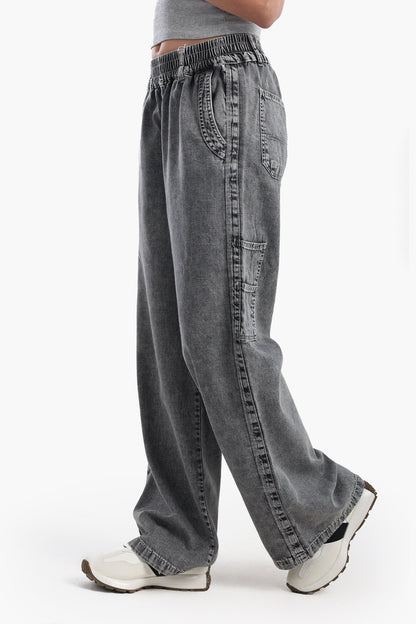 بنطال جينز خفيف الوزن واسع الساق