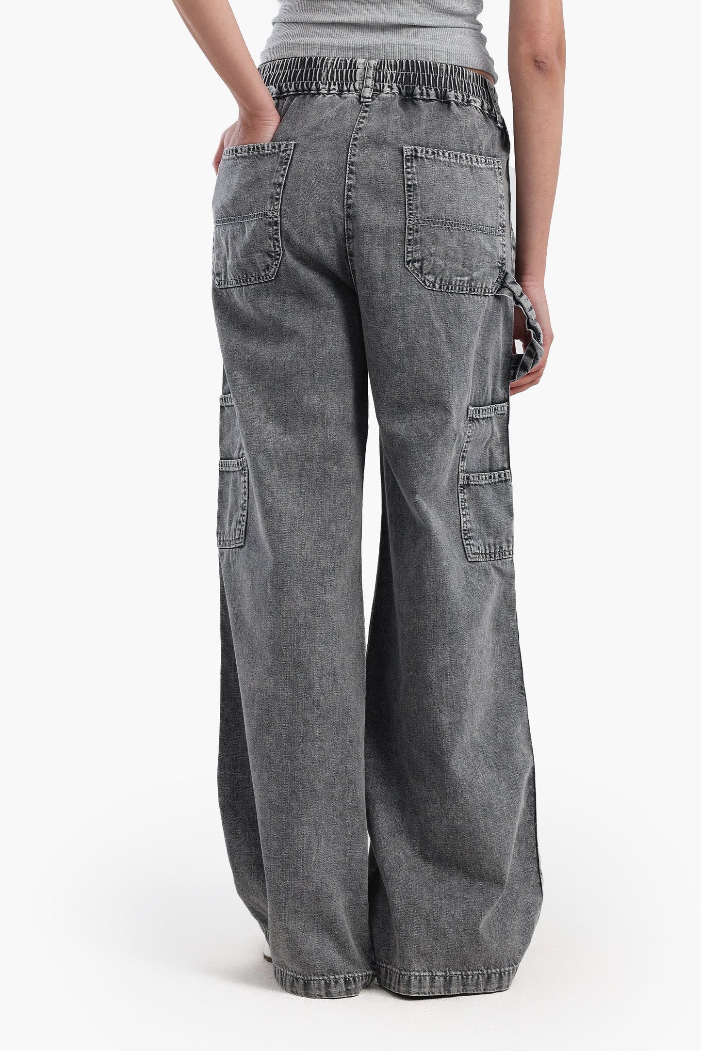 بنطال جينز خفيف الوزن واسع الساق