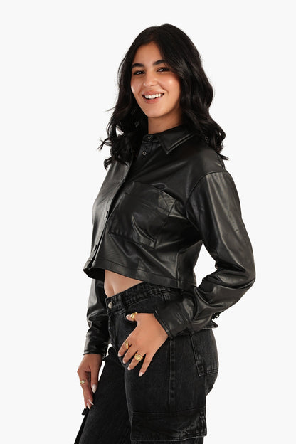 قميص جلدي مع تطريز خلفي