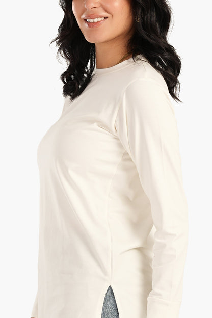 تي شيرت أساسي بأكمام طويلة