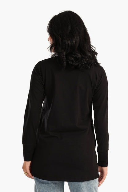 تي شيرت أساسي بأكمام طويلة