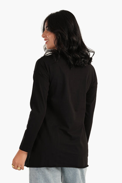 تي شيرت أساسي فضفاض بفتحة