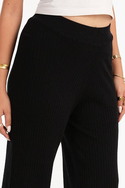 بنطلون صالة بفتحات أمامية