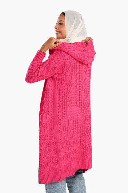 كارديجان بغطاء رأس محبوك بالكابل