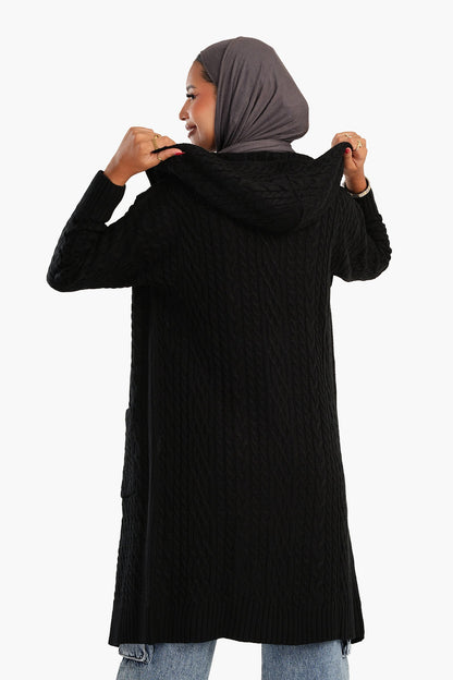 كارديجان بغطاء رأس محبوك بالكابل